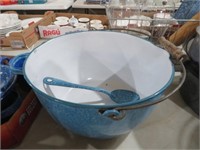 GRANITE WEAR SPECKLED LARGE POT WITH HANDLE &SPOON