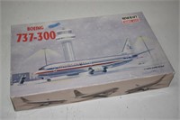 Vtg Minicraft American Airlines Boeing 737 Model