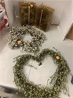 Decor - Accorn & Wreaths