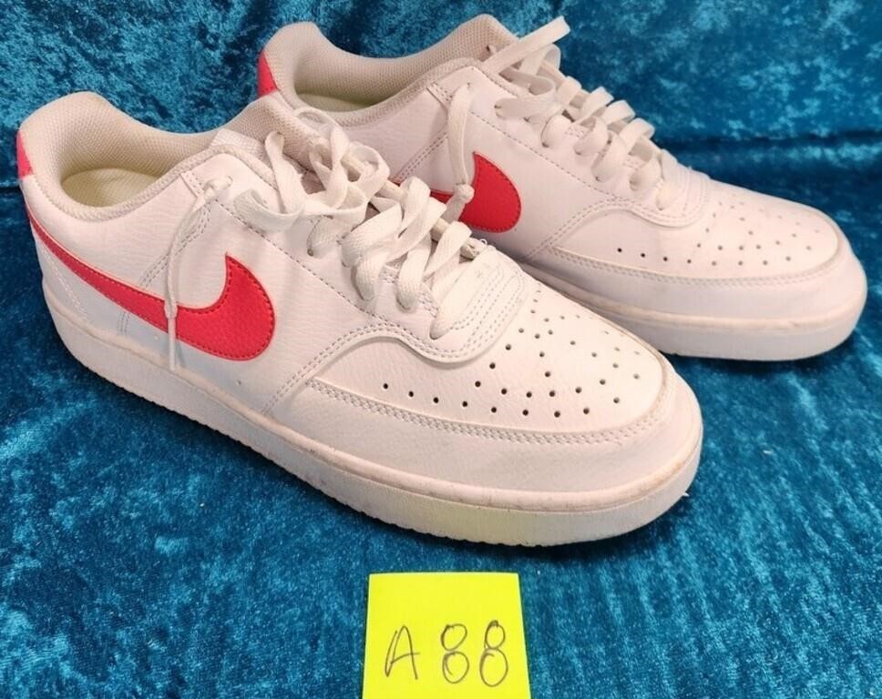 11 - PAIR OF NIKE SHOES SIZE 11 (A88)