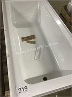 BATH TUB