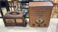 This lot includes a vintage Crossley fiber radio,
