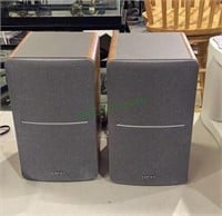 One pair of Edifier 5/20 W bookshelf speakers -