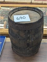 Vintage Barrel 10"