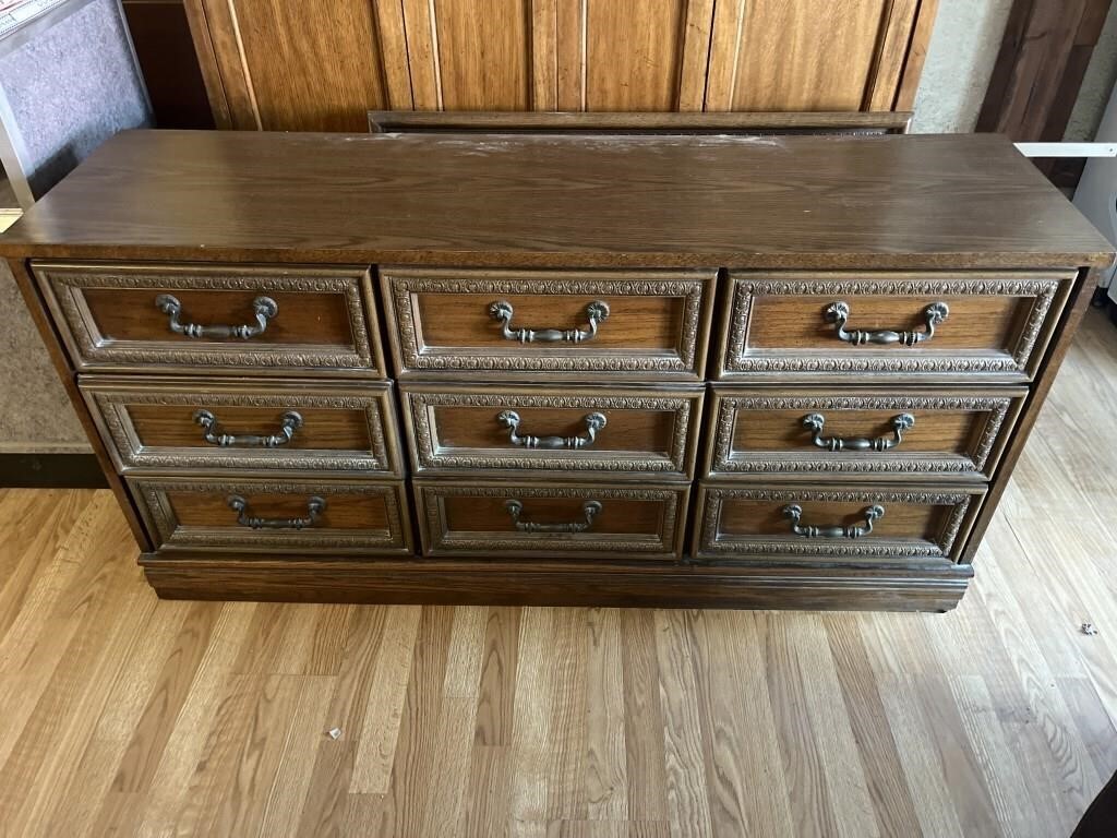 9-Drawer Dresser Base with Mirror