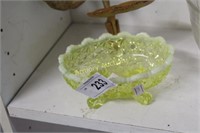 CANARY OPALESCENT DAISY AND BUTTON FOOTED BOWL
