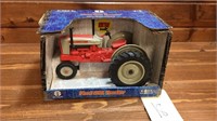 ERTL NH Ford 961 Tractor 1/16