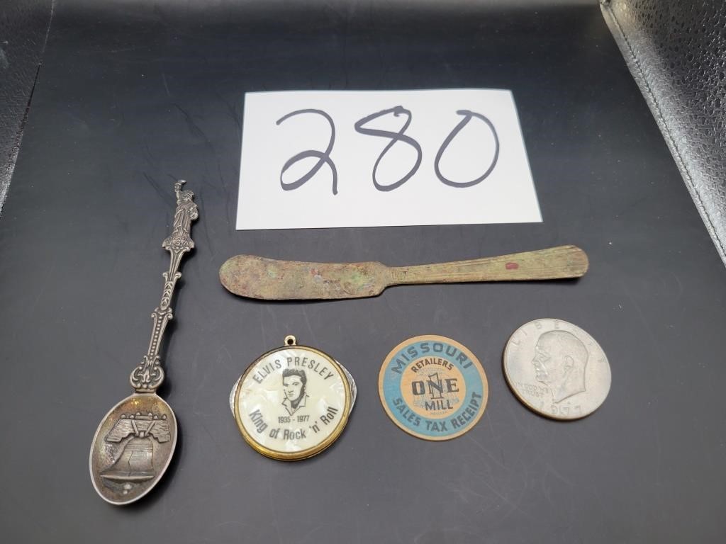 Elvis Pendant knive, Eisenhower Dollar, etc