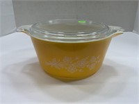 pyrex butterfly gold, # 474-b round casserole