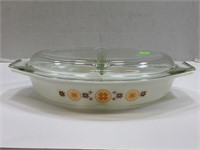 pyrex town and country 1 1/2 quart divided