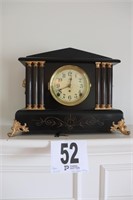 Vintage Seth Thomas Mantle Clock with Key(R2)