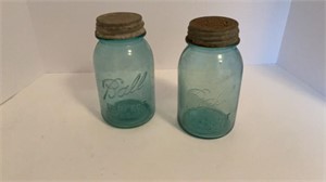 Lot of 2 Blue Ball Canning Jars w/lids