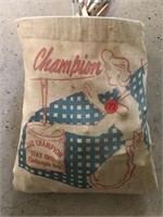 Champion clothes pin bag and clothes pins vintage
