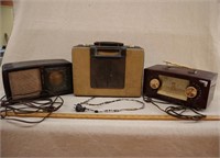 (3) Vintage Radios