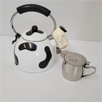 Cow kettle and creamer