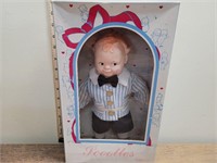 NIB Kewpie "Scootles" aprox 11"