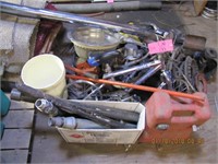 1 lot of misc iron: bicycle, plastic gas tank,