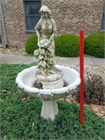 Bird bath/fountain.