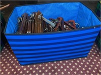 TOTE WITH LARGE OF PANTS HANGERS