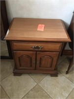 Sumter furniture maple drawer end table