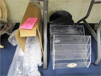 1 lot of plastic displays