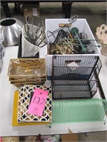 1 lot of mixed picture frames, baskets, & other