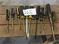 12 Stanley screwdrivers