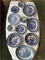 Blue willow Dishes - 18 Pieces