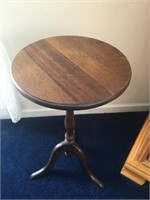 brass stand, brass lamp, wood table
