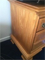 Nightstand with wear on top 2ftx18"