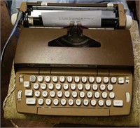 Smith Corona Electric Typewriter in Case