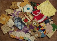 Hot pads, crochet items