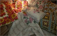 Twin bedspreads, 2 sets, 2 extra blankets