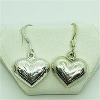 138-JT66 S/Sil Heart Shaped Earrings