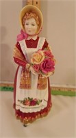 1995 Royal Doulton Old Country Roses-8 1/4"H
