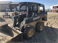 John Deere 318D Skid Steer