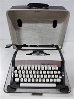 Sperry Rand portable traveling typewriter