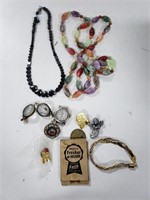 Small vintage jewlery collection
