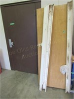Wooden 30" Door w/Trim, 6' 7 1/2" Tall