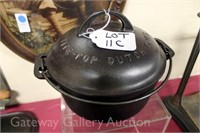 Griswold No. 6 Dutch Oven-