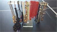 18 pieces - Jewelry & Necklace Display U8C