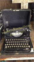 Vintage underwood portable typewriter very cool