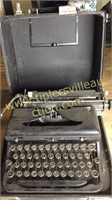 Vintage royal typewriter in case very cool keys