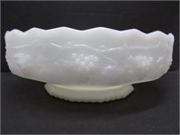 White grape pattern footed bowl