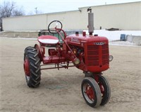 IH Farmall B Gas Tractor