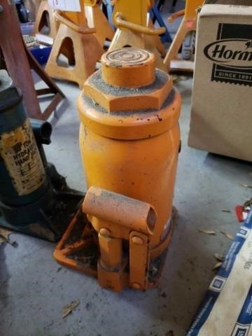 ONLINE ONLY AUCTION: TOOLS, HOTROD, AND GARAGE FINDS