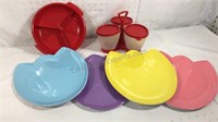 Vintage Tupperware and 4 plastic picnic plates
