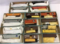 Lot of 16 Athearn Un-Assembled HO Scale Model