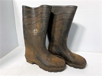Muck boots- ladies size 6