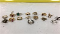 Group of 16 costume jewelry rings